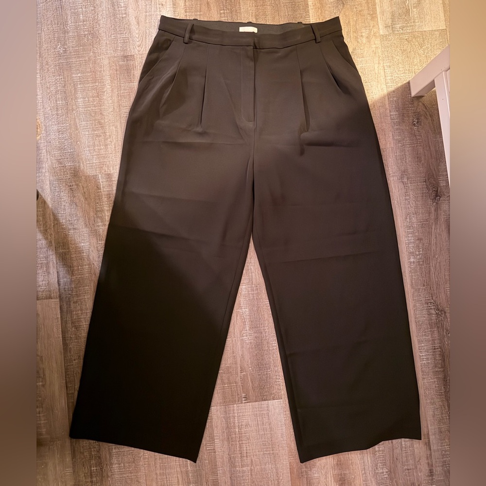 H&M Black Wide-Leg Pleated Trousers – US Size 16